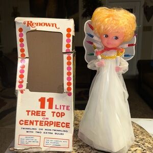 Renown• White • Angel • Tree Topper/ Centerpiece • Twinkling Lights • Box •Video